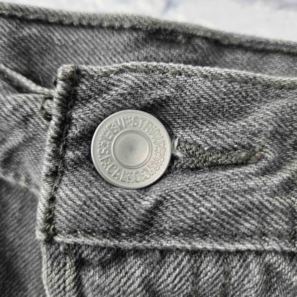 Iconic Women's Levi Premium 501 Black Denim Cutoff Shorts Faded Distressed sz 30 - Picture 7 of 16